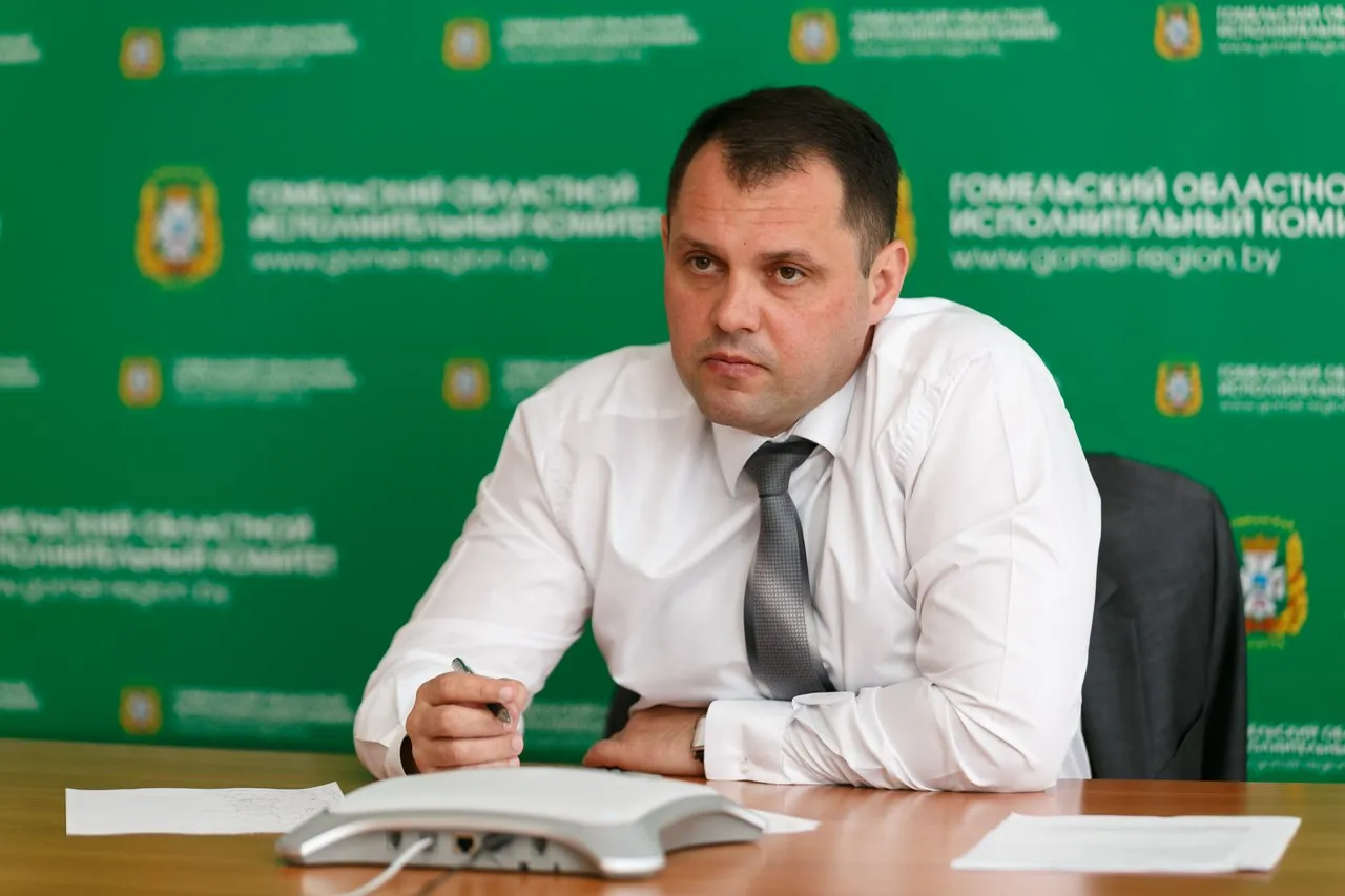 Полсотни звонков поступило на прямую линию, которую вел первый заместитель председателя облисполкома Александр Максименко