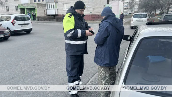 Сотрудники ГАИ проверили, насколько безопасны условия движения в дворовых зонах Железнодорожного района Гомеля