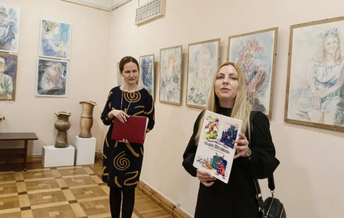 В Музее истории города Гомеля проходит выставка работ Надежды Репиной «И рисунок живет в акварели…»