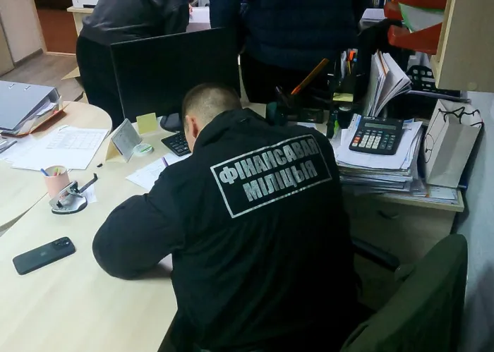 В Гомеле пресечена схема сокрытия выручки и выплаты зарплаты «в конвертах» в сфере оказания услуг такси