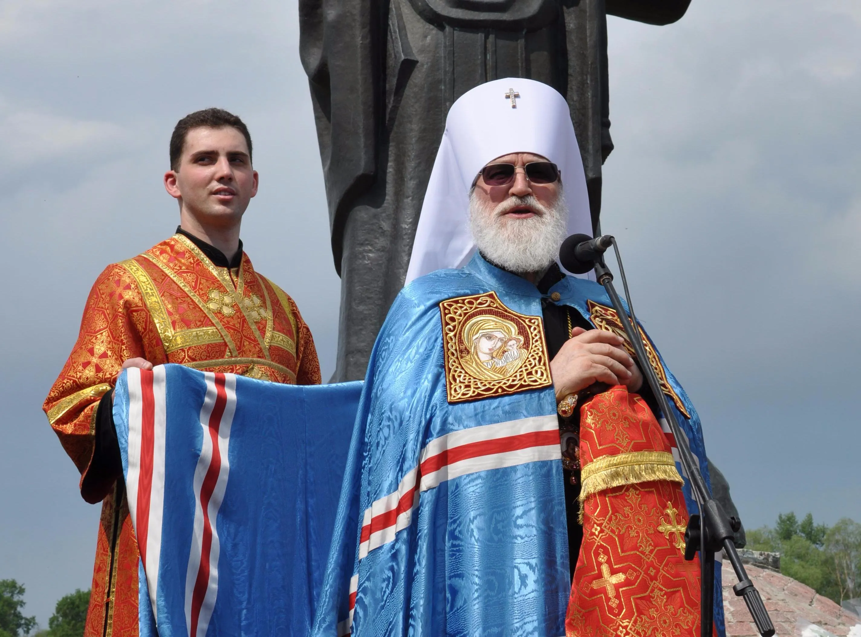 Пасхальный фестиваль пришел 11 мая в Туров