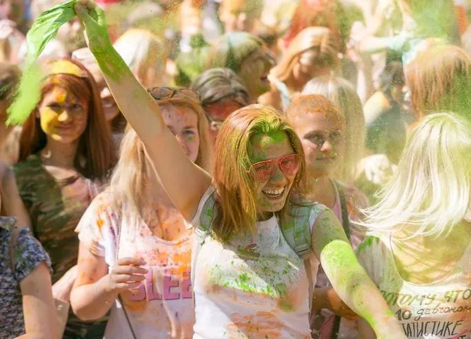 Holi fest на центральном пляже Гомеля