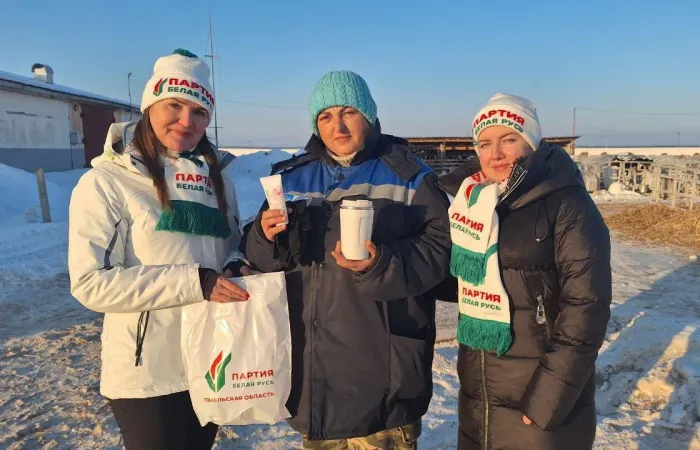 Во время морозов Ельское районное отделение партии «Белая Русь» проводит акцию «Тепло рук и сердец»