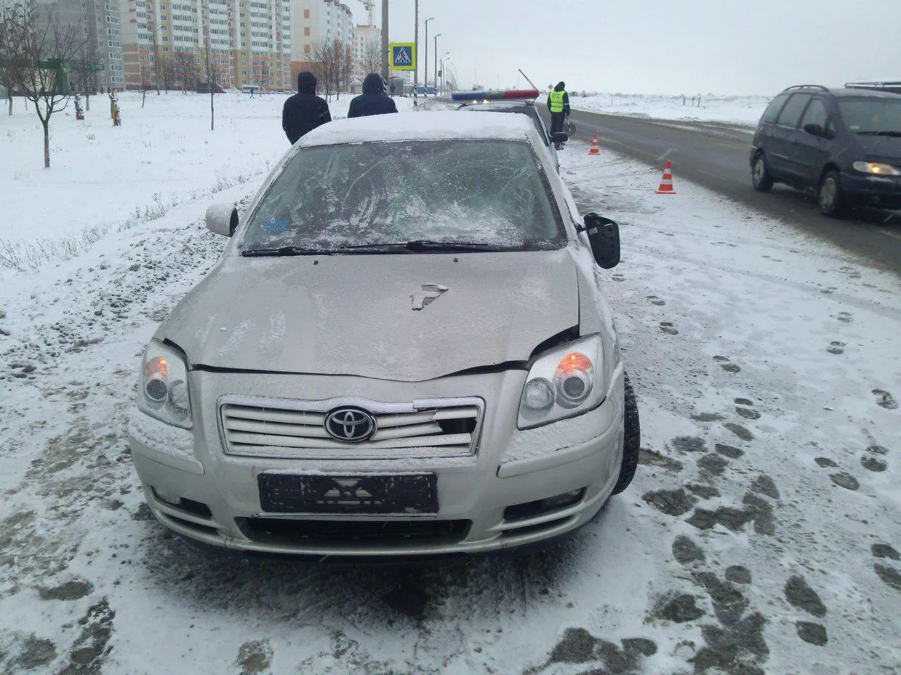 В Речице водитель Toyota на пешеходном переходе сбил девушку 