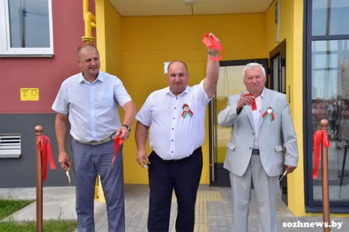 В Чёнках сдали в эксплуатацию многоквартирный дом с муралом Герою Советского Союза Ивану Зайцеву