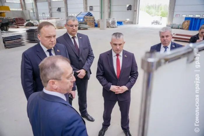Ход строительства регионального комплекса по обращению с ТКО проинспектировали заместитель премьер-министра Александр Терехов и председатель облисполкома Иван Крупко