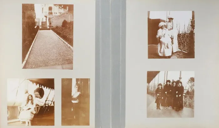 Фотоальбом императрицы Александры Федоровны продали в Санкт-Петербурге за 13 млн рублей