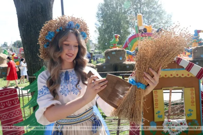 Фестиваль "Льняная карусель" прошел в Корме