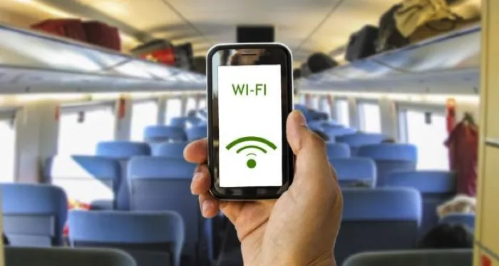Минсвязи разрешило использовать Wi-Fi в общественном транспорте