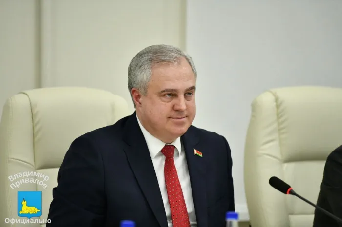 В ГГУ имени Ф. Скорины мэр Гомеля Владимир Привалов встретился с профессорско-преподавательским составом вузов