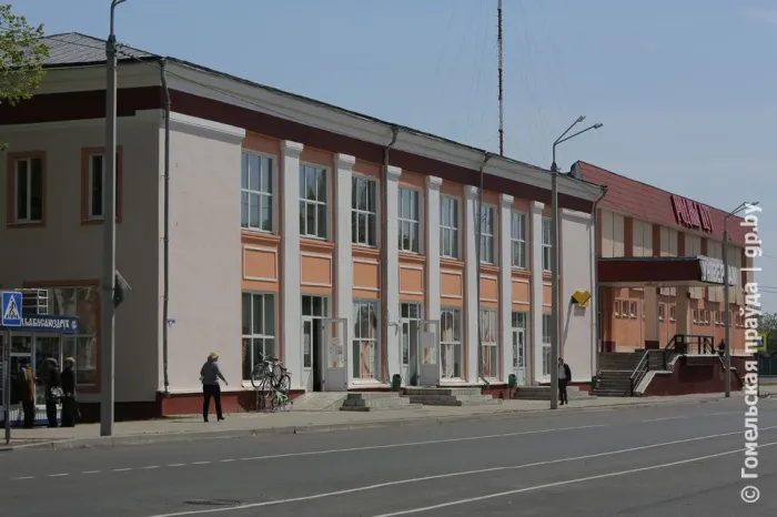 Прыгажэлі ад райцэнтра да райцэнтра. Публікуем рэдкія здымкі, па якім можна прасачыць будаўнічую гісторыю вобласці
