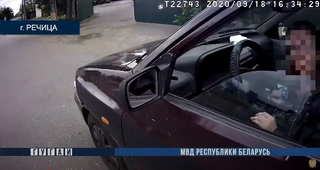 В Речицком районе женщина в состоянии алкогольного опьянения перевозила в машине троих малолетних детей