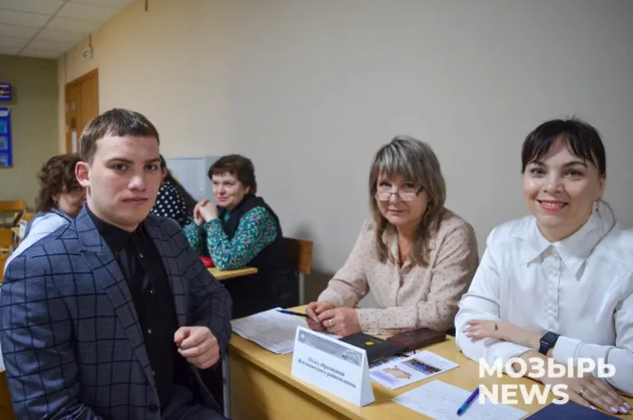 В Мозырь за кадрами приехали из Гомеля и Могилева. В педуниверситете имени Шамякина прошла ярмарка вакансий