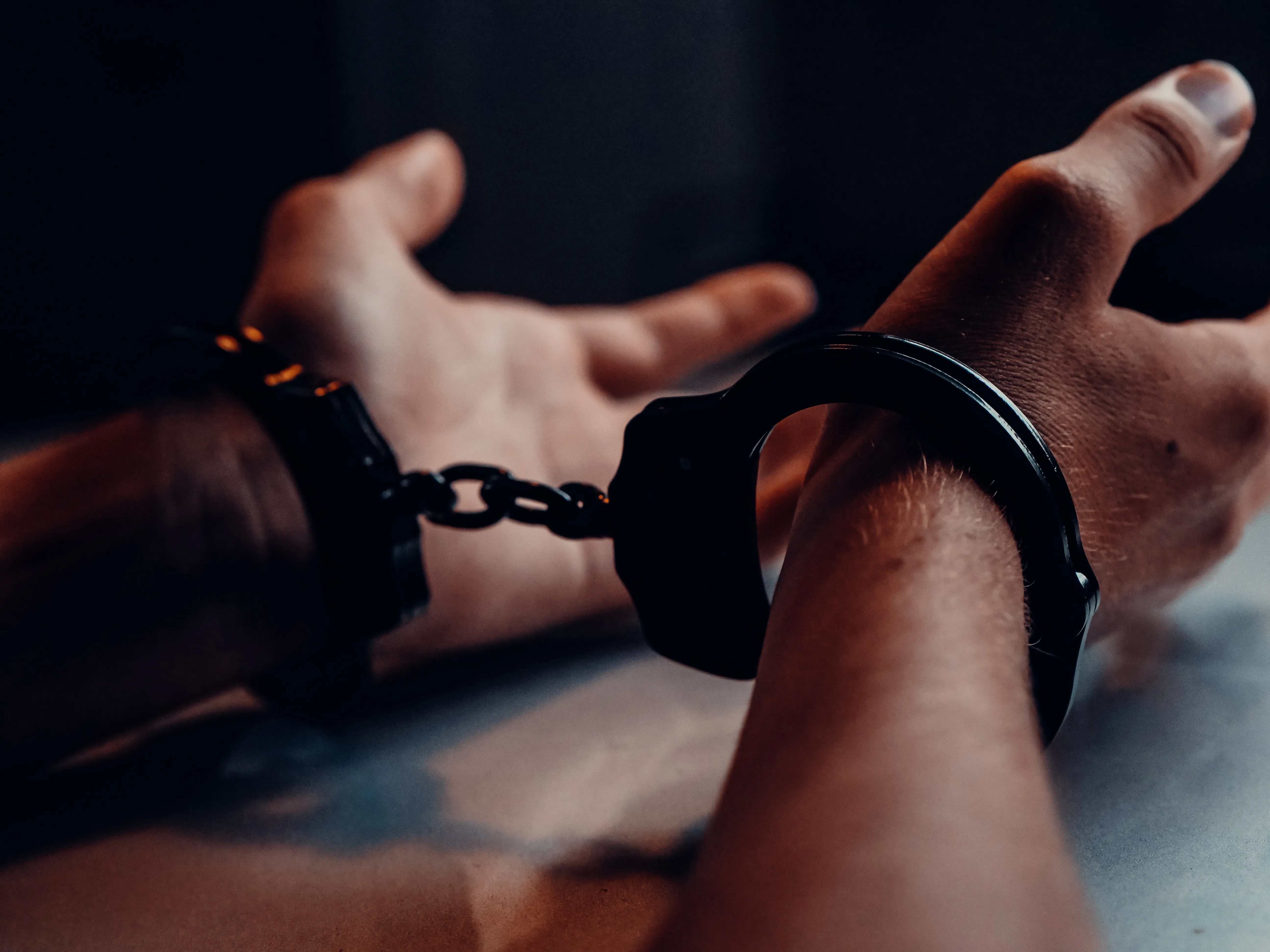 Житель Светлогорска стал наркокурьером, но первый же сверток с психотропом забрал себе