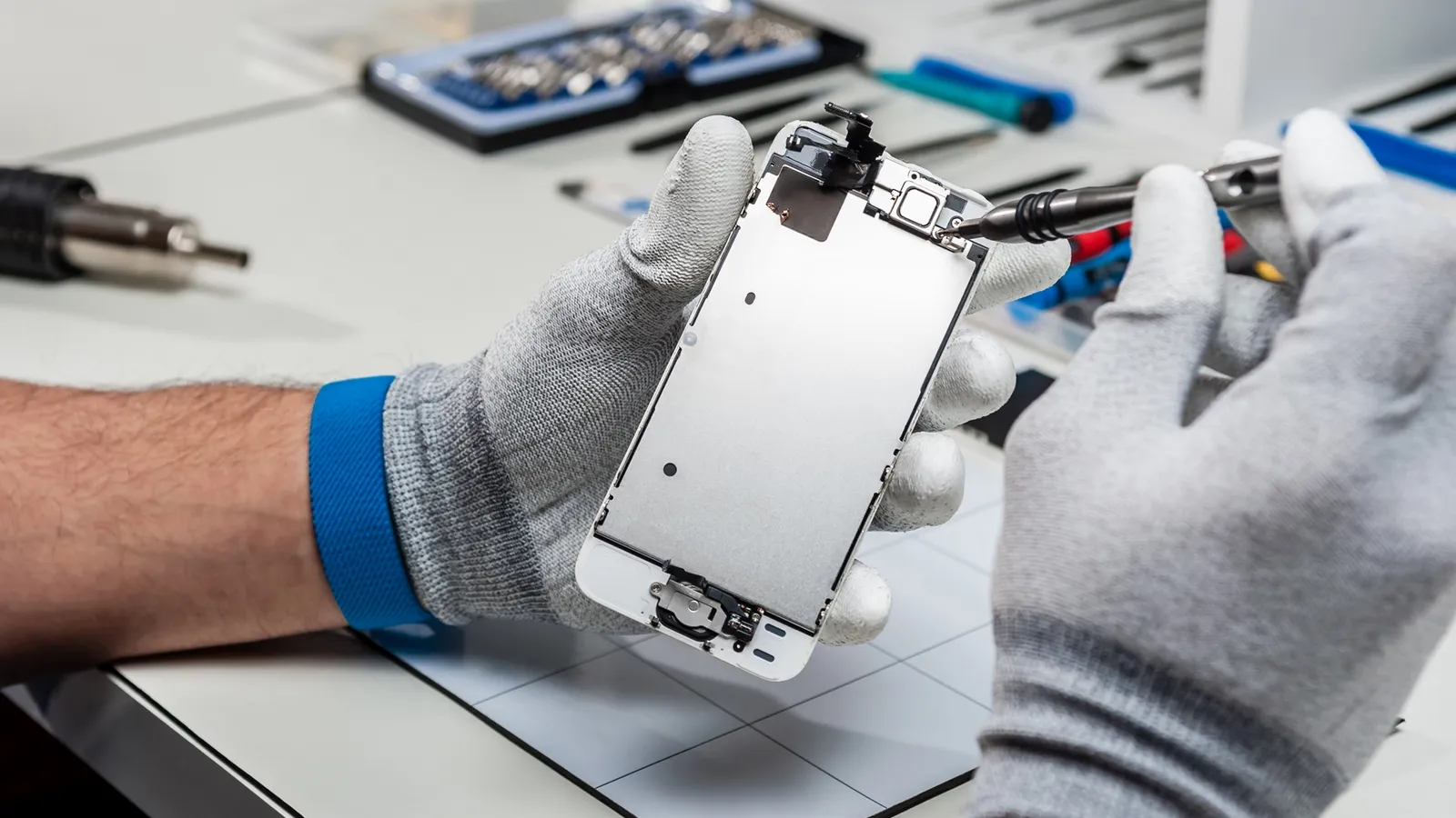 У Apple заканчиваются запчасти для ремонта iPhone