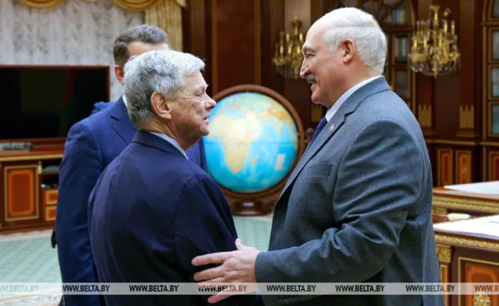 Лукашенко провел встречу со спецпосланником США в Беларуси Джоном Коулом