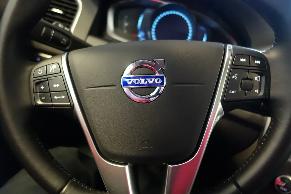 Volvo отзывает более 2 млн автомобилей из-за дефекта ремней безопасности — это самый крупный отзыв в истории марки