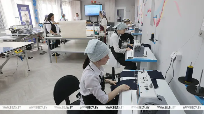 Обновленный центр компетенций открыли в колледже бытового обслуживания в Гомеле