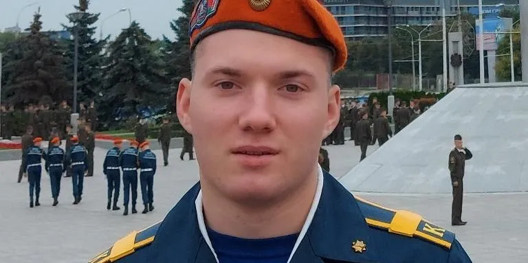Курсант университета МЧС спас мужчину при пожаре в Калинковичах