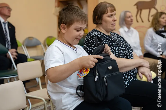 Чтобы слушались и хорошо учились: в Гомеле проходит ежегодная республиканская акция «Соберем портфель вместе»