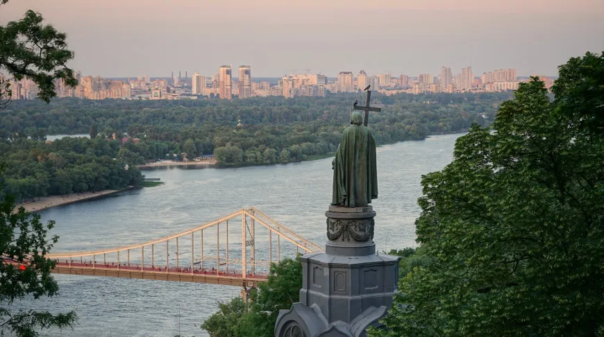 Политолог: киевские псевдополитики давно приготовили самолет на запасном аэродроме