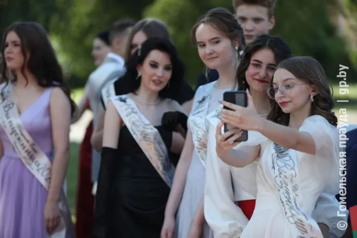 Фоторепортаж. Выпускники Кормянского района простились со школой