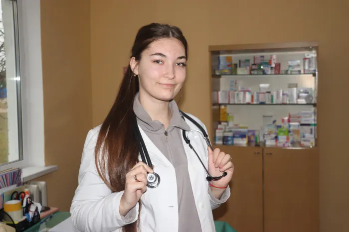 В прошлом году в Дербинский ФАП Октябрьского района приехала на работу Алина Лаврущик