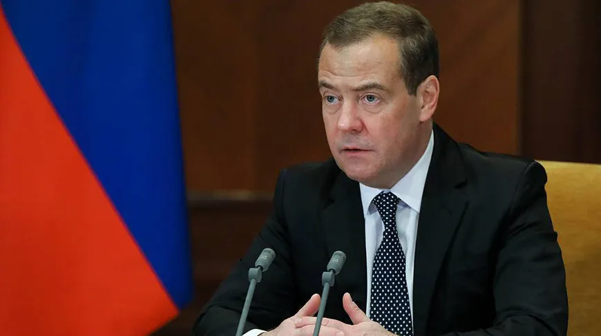 Дмитрий Медведев емко прокомментировал поездку европейских политиков в Киев