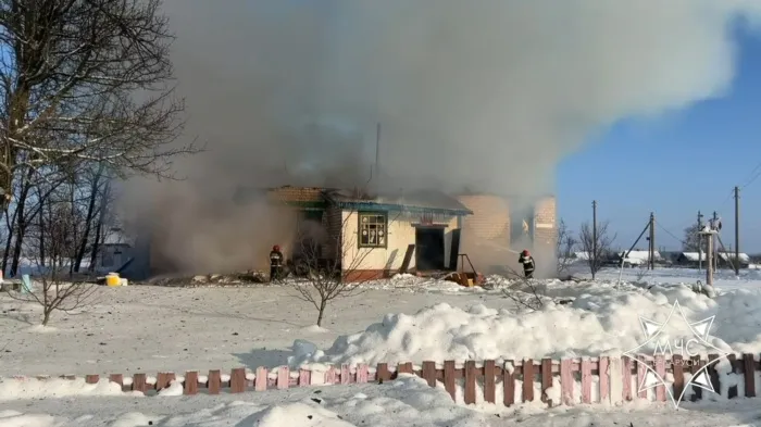Спасатели ликвидировали пожар в доме культуры в Калинковичском районе
