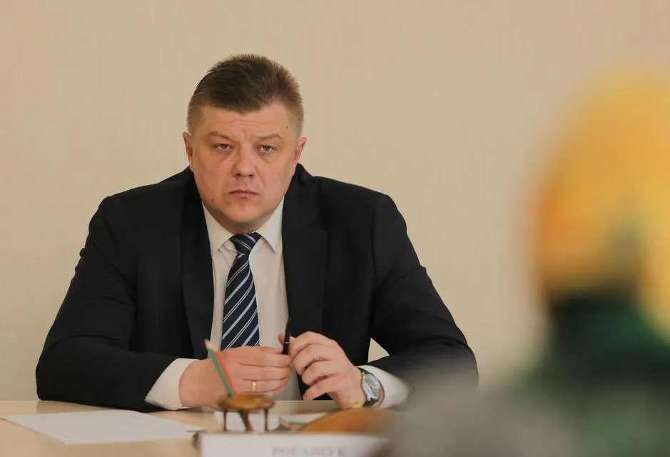 Цены на лекарства, жилищные сделки и наноудобрения: помощник Президента Беларуси — инспектор по Гомельской области Николай Рогащук провел прием граждан