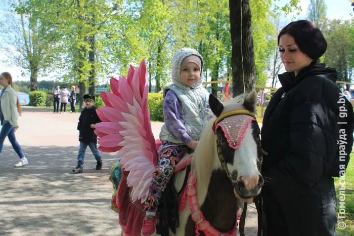 Мозыряне празднуют Первомай. Фоторепортаж