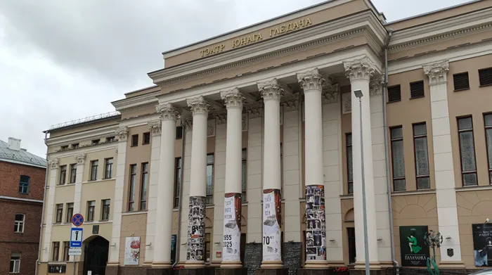 Лукашенко поздравил коллектив Белорусского государственного театра юного зрителя с 70-летием учреждения