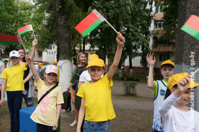 Открытое акционерное общество «Знамя Родины» поздравляет трудовой коллектив и жителей Гомельщины с Днем Государственного флага, Государственного герба и Государственного гимна Республики Беларусь!