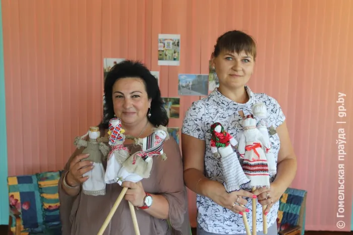 В Пригородном яслях-саду Речицкого района шьют традиционных белорусских кукол и ставят необычные представления 