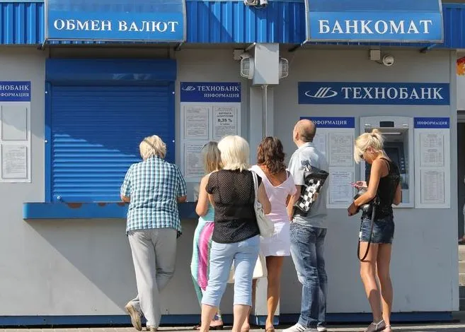 Право рубля: как реагировали гомельские обменники на ситуацию с валютными курсами?