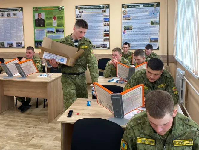 Письмо солдату: коллектив областного отделения Белорусского детского фонда побывал на погранзаставе «Новая Гута»