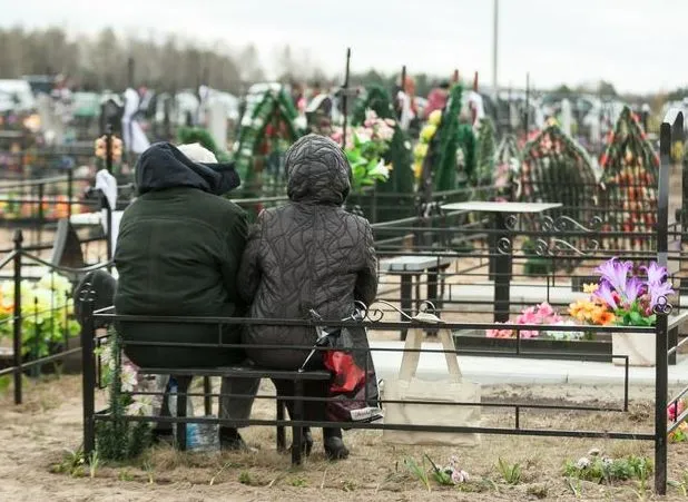 Как пособия на погребение попадают в руки посторонних людей