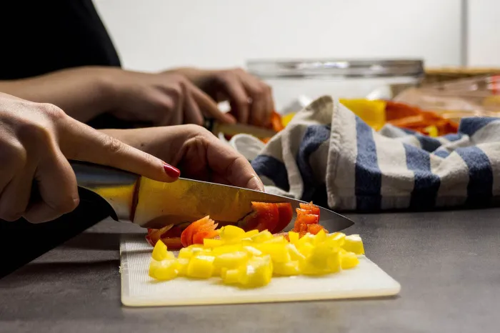 Педиатр перечислил продукты, которые нужно исключить из рациона ребенка после пищевого отравления