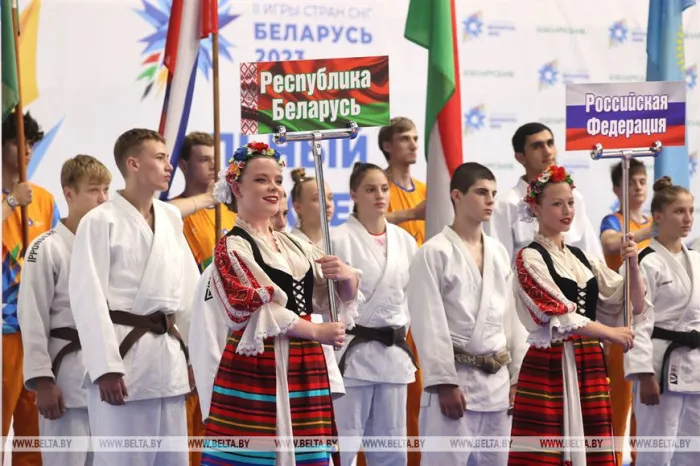 Будущие врачи, педагоги и инженеры. Кто волонтерит на II Играх стран СНГ в Гомельской области