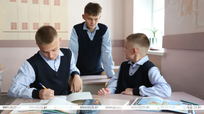 Александр Лукашенко в День знаний пожелал, чтобы новый учебный год стал продуктивным и увлекательным