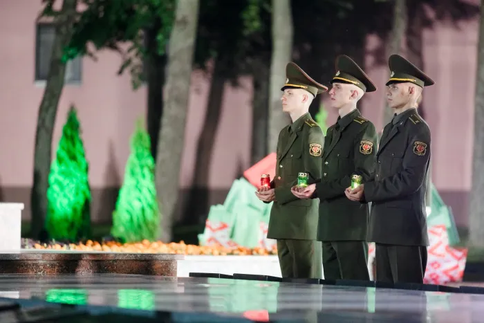 Коллектив коммунального государственного лесохозяйственного учреждения «Хойникский лесхоз» сердечно поздравляет жителей Гомельщины и всей Беларуси с великим праздником Победы! 