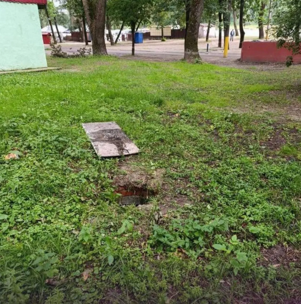 Гомельчанка упала в колодец на территории Центрального пляжа. Что решил суд?