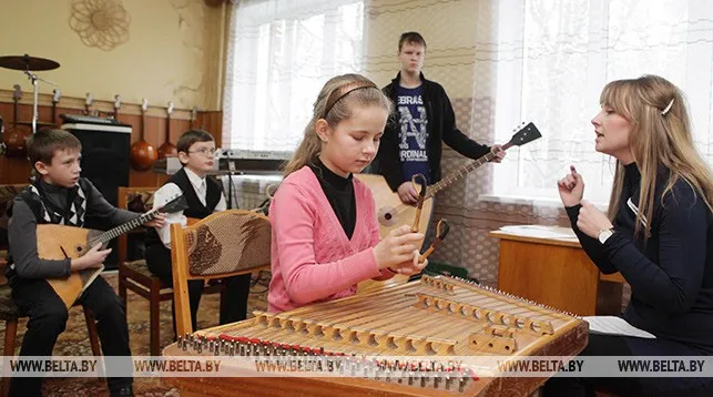 Более 100 детских ансамблей поборются за "Золотую ноту" на фестивале-конкурсе в Речице