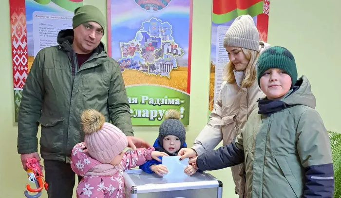 На избирательных участках в Речицком районе царит доброжелательная атмосфера