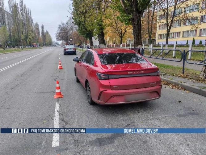 В Гомеле автомобиль сбил двух пенсионеров на пешеходном переходе