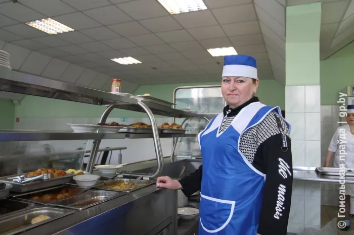 Прекрасной половине коллектива Светлогорского ЦКК посвящается