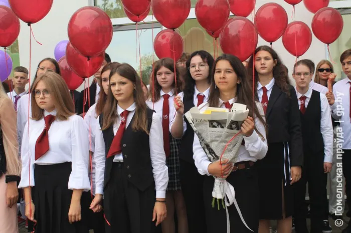 Главный праздник осени: в школах Мозырщины дан старт новому учебному году. Фоторепортаж