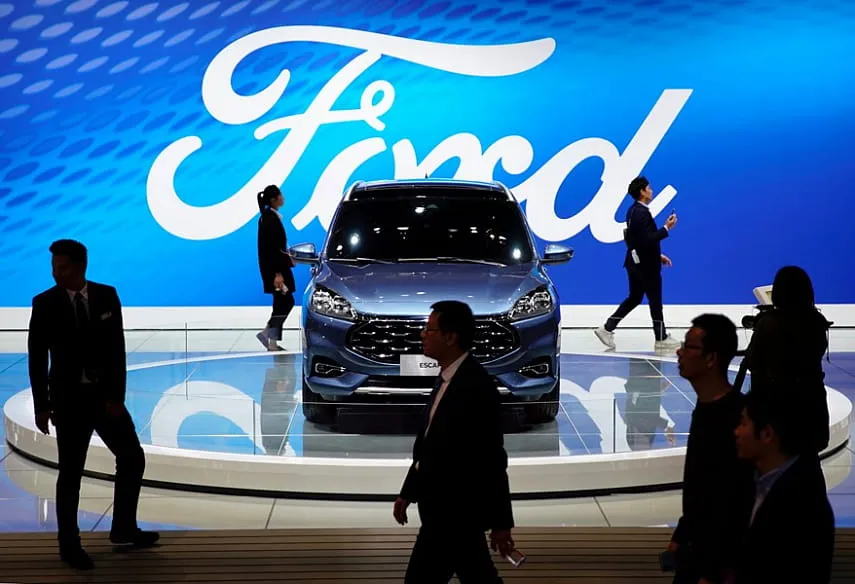 Ford перерабатывает более 1 млрд пластиковых бутылок в год, делая из них автомобильные коврики