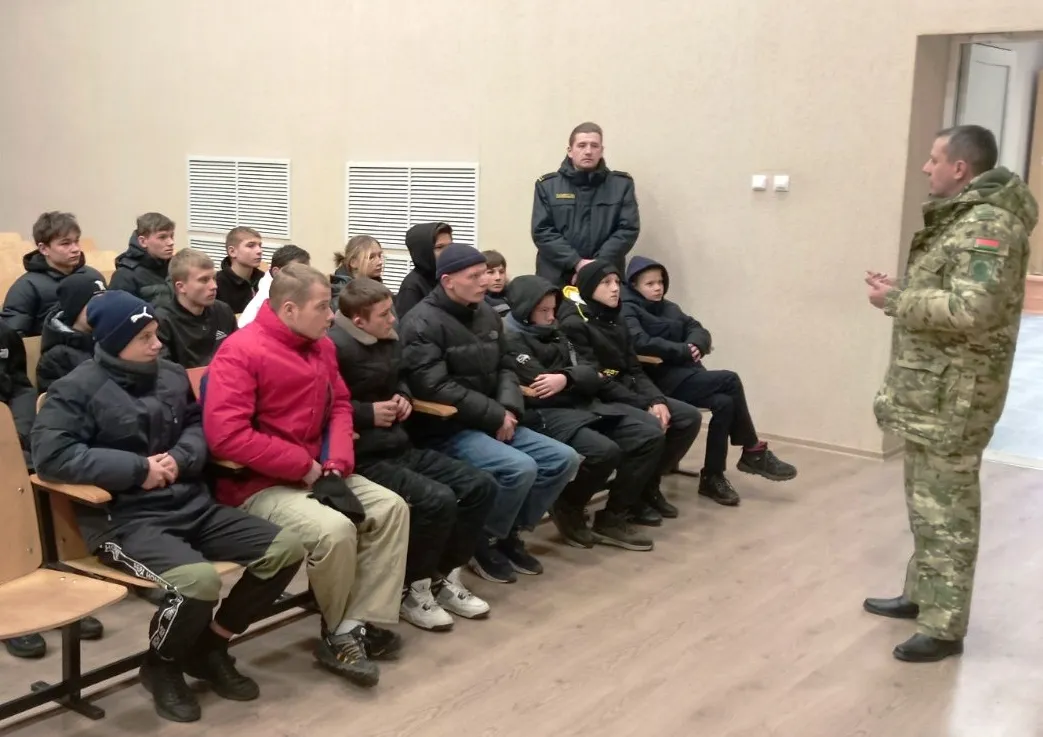 Чечерские подростки с экскурсией посетили исправительную колонию №2 в Бобруйске