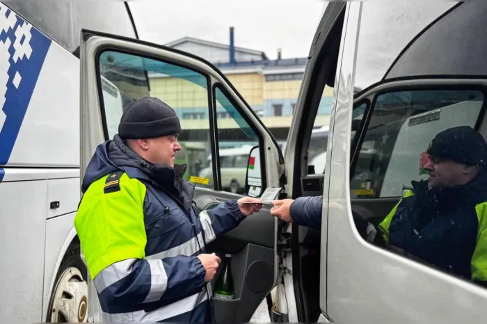 Маршрутному пассажирскому транспорту сотрудники ГАИ Гомельщины уделяют повышенное внимание